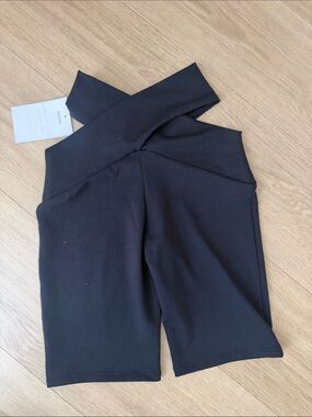 Live the Process High-Waist Cross-Band Cutout Black Bike Shorts